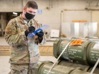 Поставки зброї Україні 