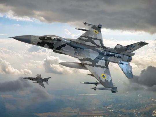 Реактивний винищувач F-16 в українському камуфляжі, колаж офіційного твітер-акаунта ЗСУ