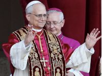 Папа Римський Лев XIV закликав вірян до єднання та миру, фото https://www.reuters.com/
