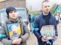 Рідні прощаються з загиблим воїном Олександром Букатою