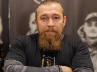 &laquo;Танк засунув ствол у&nbsp;вікно і&nbsp;лупонув по&nbsp;мені&raquo;: історія &laquo;сталевого&raquo; захисника, який повертався на&nbsp;фронт до&nbsp;дружини