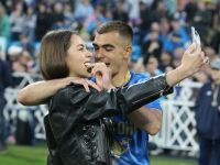 Костянтин Вівчаренко з коханою 