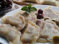 Вареники з&nbsp;вишнями: смачні як&nbsp;гарячими, так і&nbsp;холодними