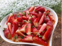 Маринована полуниця 