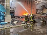 Ворог вдарив по підприємству у Тернополі, фото ДСНС