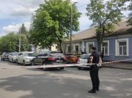 Застрелил жену и&nbsp;покончил с&nbsp;собой: кровавая семейная драма разыгралась на&nbsp;одной из&nbsp;улиц Житомира (фото)