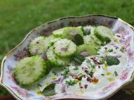 Летний салат с&nbsp;необычным соусом: вкусно, как в&nbsp;лучшем ресторане