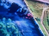 Хорошо горит: в&nbsp;ГУР показали, как пылает российский товарняк с&nbsp;горючим (видео)