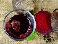 Уменьшает хронические воспаления: полезные свойства свекольного сока, который считается суперпродуктом