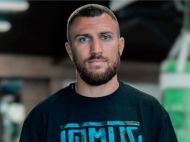 Ломаченко отреагировал на&nbsp;ракетный обстрел родного города: о&nbsp;российских извергах ни&nbsp;слова (фото)