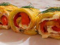 кабачковые рулетки с помидорами