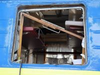Балістика пошкодила пасажирський поїзд у Дніпрі. Фото ОВА