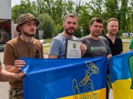 Еще 3 фуры &laquo;Паутины&raquo;: Киносоюз во&nbsp;главе с&nbsp;Артемом Колюбаевым передал новую партию антидроновых сеток для фронта