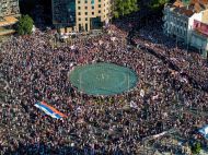 Мы&nbsp;хотим выборов: в&nbsp;Сербии вспыхнули массовые протесты против Вучича