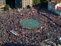 Протесты в Белграде против президента Сербии. Фото Reuters