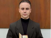Артист Артем Пивоваров получил от Владимира Зеленского почетное звание