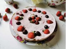 Клубничный чизкейк. Фото Екатерины Черкасской
