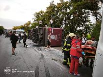 В ДТП на Днепропетровщине пострадало порядка 30 человек. Фото ГСЧС