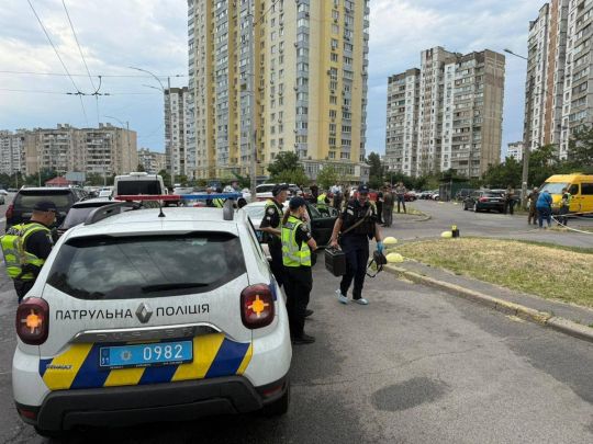 У Деснянському районі Києва застрелили чоловіка в авто&nbsp;— Фото: Нацполіція України