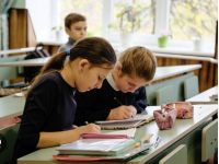 Уряд змінив перелік платних послуг, які можуть надавати заклади освіти, фото Шпальта 
