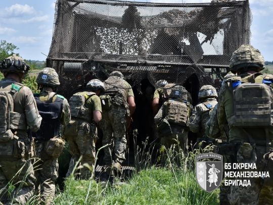 Россияне атакуют вдоль всей ЛБС в Запорожской области. Фото 65-й омбр