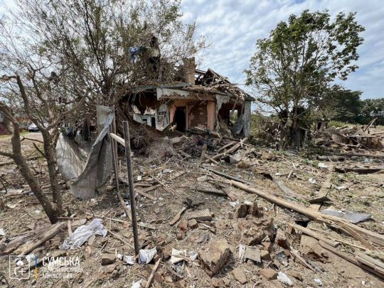 Росіяни вдарили КАБом по околиці Сум. Фото ОВА
