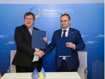 Вице-премьер-министр по восстановлению Украины – министр развития общин и территорий Украины Алексей Кулеба во время Международной конференции по восстановлению URCC2025