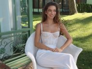 Дівчина з&nbsp;&laquo;Тельчика&raquo;: молодша донька Віри Брежнєвої показала, як&nbsp;проводить літо