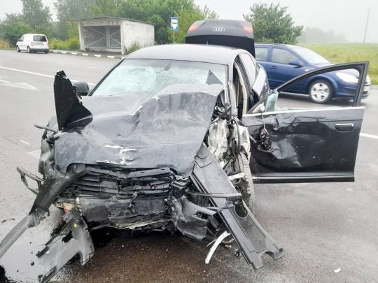 Смертельна ДТП на Рівненщині: Volkswagen зіткнувся з Audi, загинули троє людей
