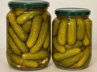Хрустять, як&nbsp;у&nbsp;ресторані: рецепт маринованих огірків, який здивує простотою