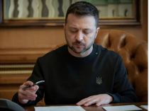 Зеленський підписав скандальний закон про НАБУ та САП, незважаючи на акції протесту по всій Україні (фото, відео)