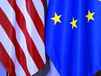 Прапори США та Євросоюзу 