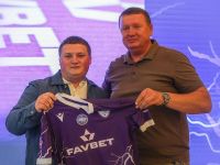 Фото: Генеральний директор ЛНЗ Василь Каюк та директор БК Favbet Ігор Сірук