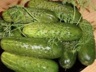 Малосольні огірки на&nbsp;мінералці: будуть готові на&nbsp;ранок наступного дня