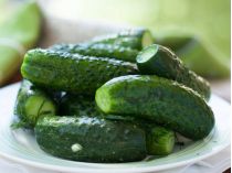Малосольные огурцы за три часа: вкусный секрет Павы