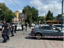 Возле МакДональдза в Черкассах произошла стрельба