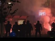 Протесты в&nbsp;Сербии набирают обороты: пылает офис партии Вучича, полиция задерживает десятки человек