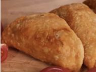 Невероятно хрустящие чебуреки: сочные и&nbsp;вкусные&nbsp;&mdash; пошаговый рецепт