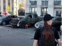 Авто военного взорвалось в Подольском районе Киева. Фото полиции