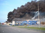 россия ударила по&nbsp;Закарпатью: горит промышленный объект, десятки раненых, воздух отравлен