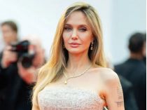 Анджелина Джоли