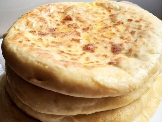 Хачапури пекутся на сухой сковороде, фото скриншот видео
