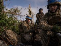 Кадр із фільму “2000 метрів до Андріївки”