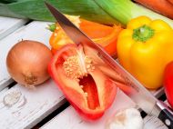 Маринований перець по-сербськи: пікантна зимова закуска, яка стане вашою улюбленою
