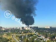 Під Москвою палає хімзавод: лунають вибухи, чорний дим накрив місто