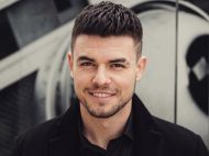 &laquo;Починаю викладати вокал для українців у&nbsp;Лондоні&raquo;: український співак про нові хіти та&nbsp;як&nbsp;велика війна впливає на&nbsp;творчість