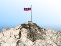 Доллары и флаг РФ 