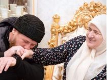 Рамзан Кадыров с матерью Аймани Кадыровой