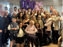 100-летняя британка раскрыла секрет долголетия - Фото: Mirror
