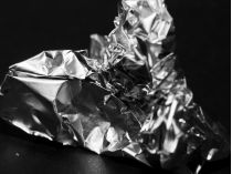 Бытовые лайфхаки - поддерживать чистоту помогает фольга. Фото - Pixabay